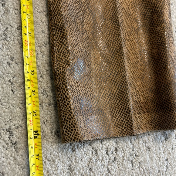 Vintage leather snakeskin size 6 (tag 9 but not a 9) cropped wider leg pants EUC - Picture 16 of 16